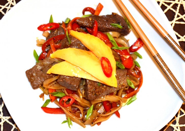 Stir Fry Rice Noodles with Beef and Marinated Mango